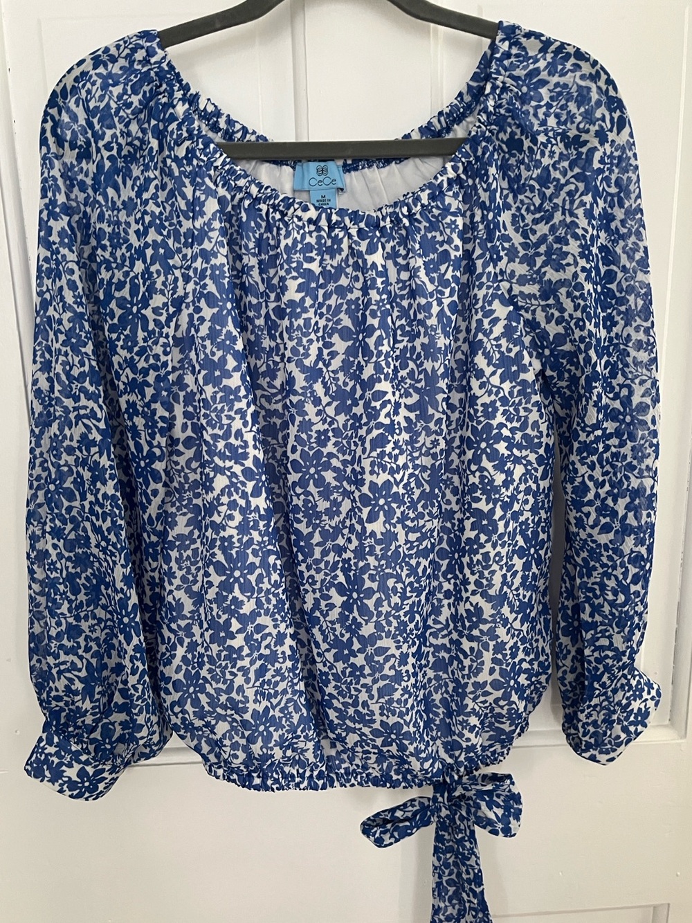 CeCe Blouse blue white delicate floral print size M
